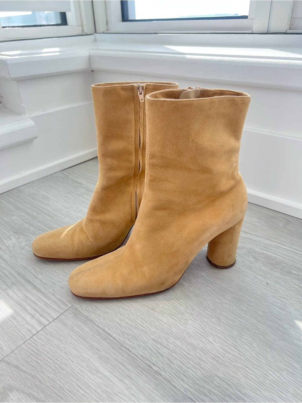 Vintage MICHEL PERRY Suede Camel Tan Ankle Boots